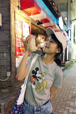 巜豪妇荡乳3在线栏目-警惕在线栏目中的不良内容风险